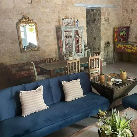 Villa Metamorphosis Mansions *